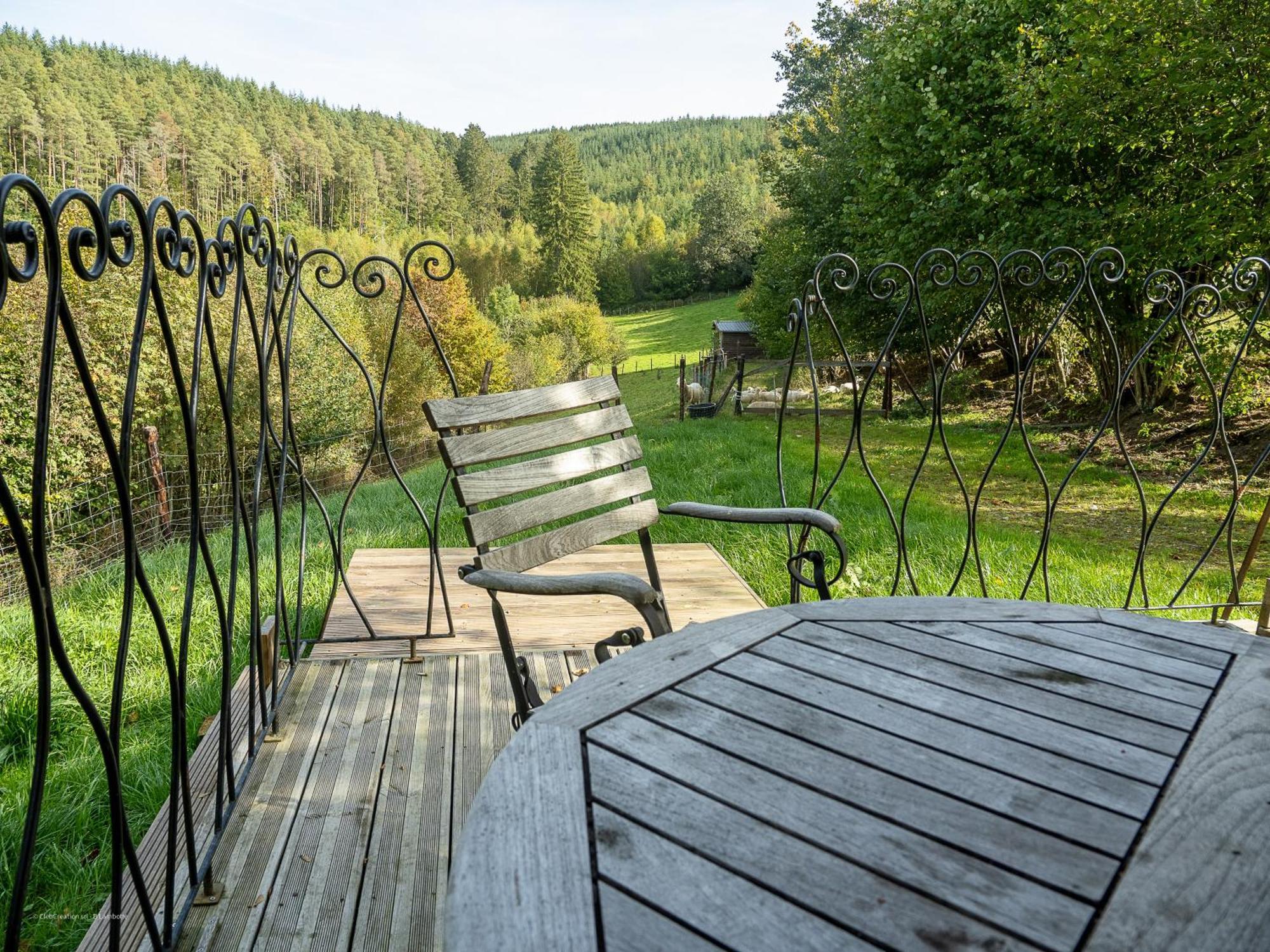 Vila La Tiny House De La Bergerie Lierneux Exteriér fotografie